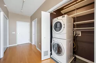 860 W Blackhawk St, Chicago, IL 60642 - Photo 27