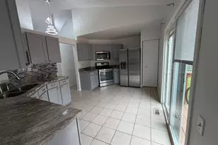 2354 Nantucket Ln, Elgin, IL 60123 - Photo 9