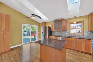 396 Ridgeland Ave, West Chicago, IL 60185 - Photo 7