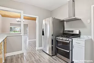 320 E Washington St, Round Lake Park, IL 60073 - Photo 13