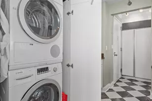 111 W Maple St, Chicago, IL 60610 - Photo 21