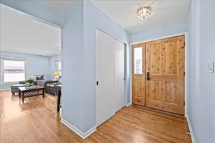 230 W Center Ave, Lake Bluff, IL 60044 - Photo 3