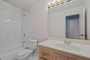 230 W Center Ave, Lake Bluff, IL 60044 - Photo 21