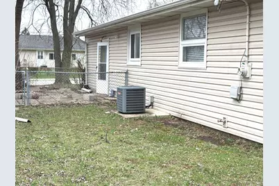 133 Golfview Lane, Carpentersville, IL 60110 - Photo 13