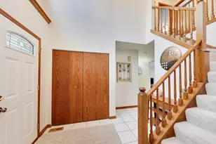 873 Hampton Dr, Carol Stream, IL 60188 - Photo 5