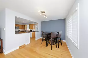 8512 Natchez Ave, Burbank, IL 60459 - Photo 5