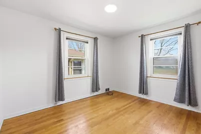 8144 Kildare Avenue, Skokie, IL 60076 - Photo 9