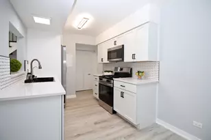 151 Peter Ct, Bartlett, IL 60103 - Photo 9