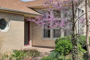 10025 S Hamilton Ave, Chicago, IL 60643 - Photo 5