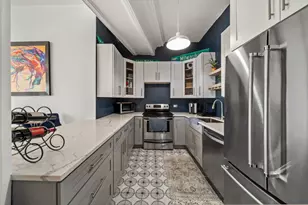 3323 N Paulina St, Chicago, IL 60657 - Photo 11