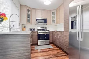 2137 Greystone Pl, Hoffman Estates, IL 60169 - Photo 3