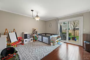 1955 N Heritage Dr, Palatine, IL 60074 - Photo 11