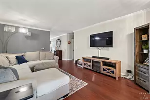 1955 N Heritage Dr, Palatine, IL 60074 - Photo 9
