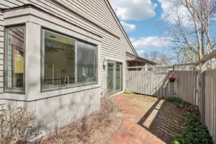 718 Shoreline Rd, Lake Barrington, IL 60010 - Photo 17