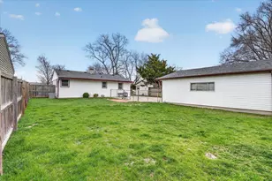 7418 Orion St, Loves Park, IL 61111 - Photo 3