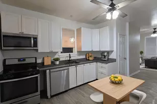 8209 S Coles Ave, Chicago, IL 60617 - Photo 3