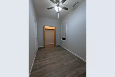 8209 S Coles Avenue, Chicago, IL 60617 - Photo 9