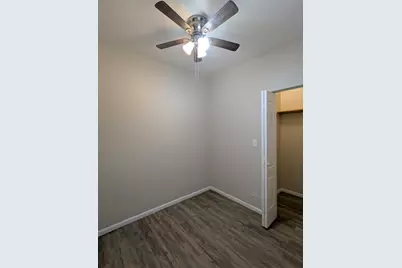 8209 S Coles Avenue, Chicago, IL 60617 - Photo 11