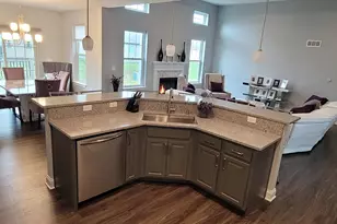 1919 Truman St, Sycamore, IL 60178 - Photo 9