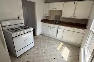 1235 Clover Ave, Rockford, IL 61102 - Photo 9