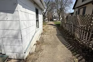 1235 Clover Ave, Rockford, IL 61102 - Photo 15