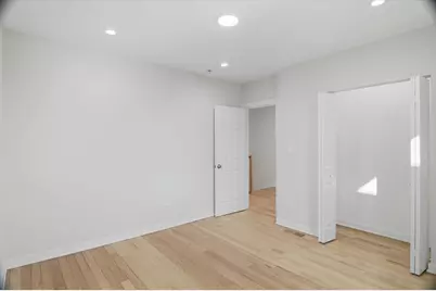 821 N Lockwood Avenue, Chicago, IL 60651 - Photo 15