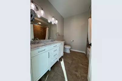 757 N Orleans Street #812, Chicago, IL 60654 - Photo 11