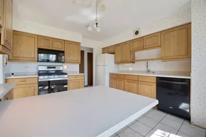 418 N Lancers Drive, Addison, IL 60101 - Photo 9