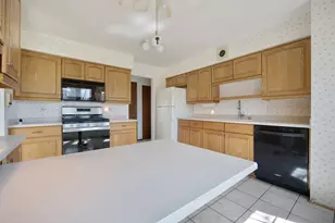 418 N Lancers Dr, Addison, IL 60101 - Photo 9