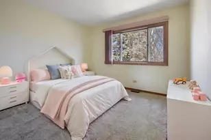 418 N Lancers Dr, Addison, IL 60101 - Photo 13