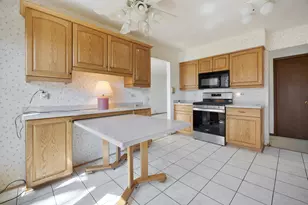 418 N Lancers Dr, Addison, IL 60101 - Photo 7