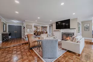 4 Oak Brook Club Dr, Oak Brook, IL 60523 - Photo 15