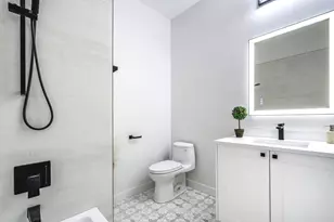 867 N Marshfield Ave, Chicago, IL 60622 - Photo 17