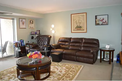 110 W Butterfield Road #402S, Elmhurst, IL 60126 - Photo 3