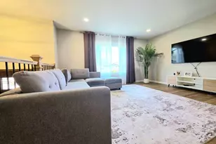 8113 Carlisle Dr, Hanover Park, IL 60133 - Photo 5