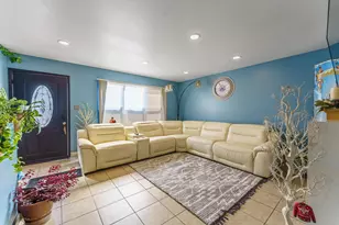 1504 W 71st St, Chicago, IL 60636 - Photo 5