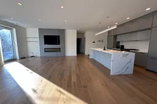 550 N Ogden Ave, Chicago, IL 60642 - Photo 9