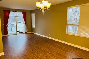 3175 Falling Waters Ln, Lindenhurst, IL 60046 - Photo 3