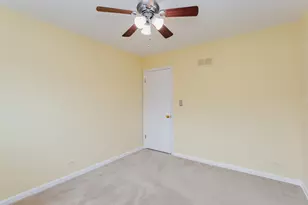 9235 Kildare Ave, Skokie, IL 60076 - Photo 17