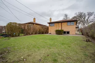 9235 Kildare Ave, Skokie, IL 60076 - Photo 3