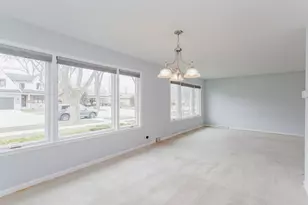 9235 Kildare Ave, Skokie, IL 60076 - Photo 9