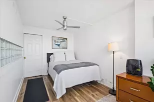 1560 N Sandburg Terrace, Chicago, IL 60610 - Photo 9