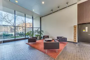 1560 N Sandburg Terrace, Chicago, IL 60610 - Photo 3