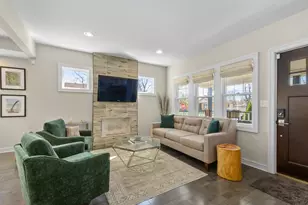 10459 S Troy St, Chicago, IL 60655 - Photo 9