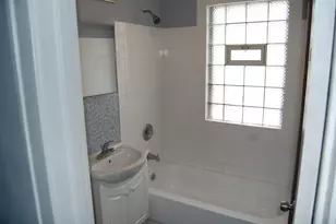 430 S Monterey Ave, Villa Park, IL 60181 - Photo 7