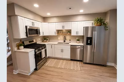 208 Albert Drive, Vernon Hills, IL 60061 - Photo 11