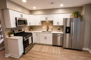 208 Albert Dr, Vernon Hills, IL 60061 - Photo 11