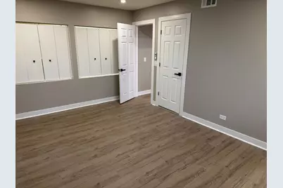 208 Albert Drive, Vernon Hills, IL 60061 - Photo 7