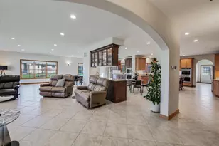 500 E Sherwood Dr, Addison, IL 60101 - Photo 19