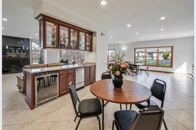 500 E Sherwood Drive, Addison, IL 60101 - Photo 11